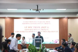 Hà Nội: Người dân xã Quang Minh được bốc thăm nhận đất dịch vụ sau gần 20 năm chờ đợi