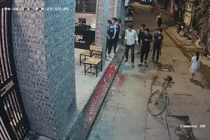 Quán ăn bị 'khủng bố' bằng mắm tôm, nghi do cạnh tranh