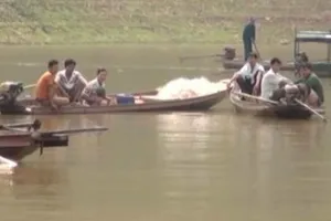 Lật thuyền giữa đêm, 3 cô gái chết đuối thương tâm