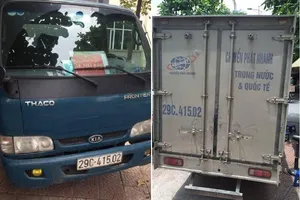 Trưng biển 'Xe nhà báo' để 'dọa' cảnh sát giao thông