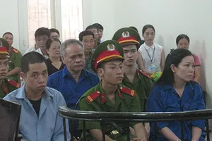 Cán bộ viện kiểm sát đi tù vì lừa đảo 'chạy án'