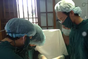 Mổ cấp cứu 1 chiến sĩ viêm ruột thừa cấp tại đảo Bạch Long Vĩ