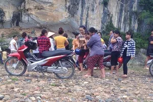 Dùng ruột ô tô làm phao bơi, 4 nữ sinh chết đuối thương tâm