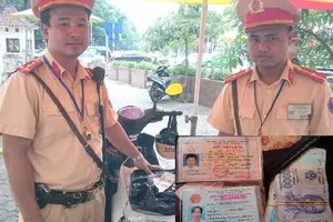 CSGT nhặt được 70 triệu đồng, trả lại cho người dân