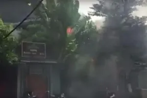 Cháy ngùn ngụt tại quán cafe trên phố Phan Kế Bính