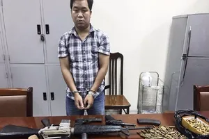 Bắt 'trùm' vũ khí cùng 4 khẩu súng và 300 viên đạn