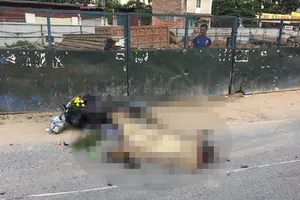 Tài xế ô tô gây tai nạn chết người rồi bỏ chạy