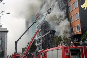 Khởi tố chủ quán karaoke bị cháy khiến 13 người chết