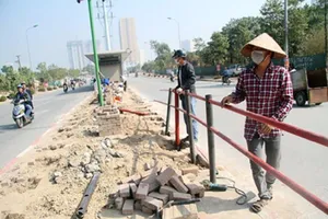 Hà Nội: Cấm đường giờ cao điểm để phục vụ buýt nhanh