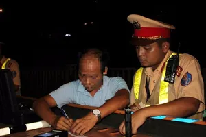 Ùn tắc đang đe dọa nghiêm trọng đến trật tự ATGT