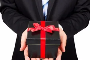 Bộ Công an: Cấm tặng quà, chúc tết cấp trên