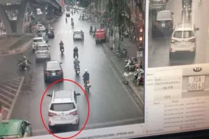 Vượt đèn đỏ còn xưng danh là cán bộ Tổng cục Hải quan