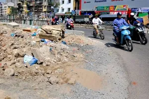 Đi vào đường cong, có phải bật đèn xi nhan?