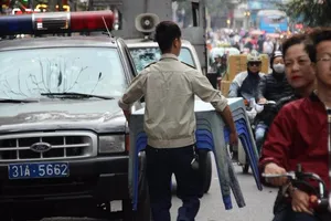 Khởi tố vụ cán bộ phường dẹp vỉa hè bị đâm chảy máu