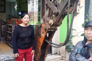 Dẹp vỉa hè bị 'nghẽn' vì người dân phản đối