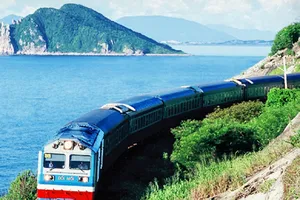 Tăng nhiều đoàn tàu dịp lễ 30-4, 1-5