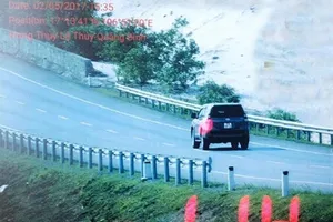 Bị bắn tốc độ, tài xế quay clip tạo sức ép với CSGT