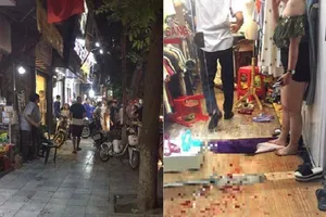 Chồng chém vợ tử vong vì đi cùng bạn trai vào shop