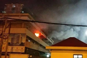 Cháy dữ dội tại BV Bạch Mai 