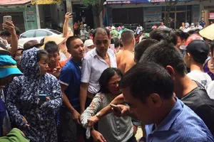 Bà bán tăm bị đánh vì nghi bắt cóc tiếp tục nhập viện