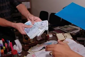 Một thẩm phán bị tố 'nhận 1 tỉ đồng' để xử thắng kiện