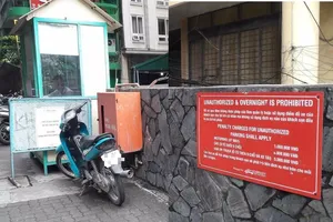  Gửi xe máy qua đêm, bị khách sạn thu 1 triệu đồng