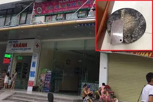 Dân chung cư hoảng vía vì dao, thớt rơi lịch bịch