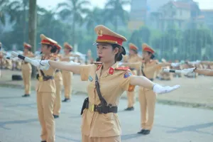 Ngắm những 'bóng hồng' CSGT múa võ cực đẹp mắt
