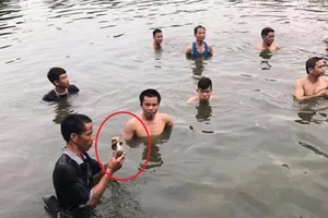 Giết người rồi đi phúng viếng nạn nhân