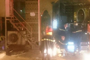 Cháy quán karaoke, 9 xe cứu hỏa nối đuôi dập lửa