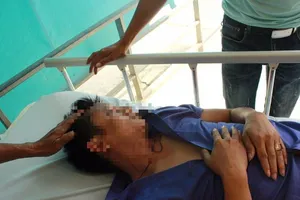 Người nhà tố bị bảo vệ bệnh viện đánh nhập viện