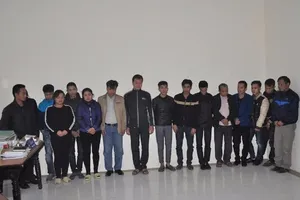 Cảnh sát hình sự phá 4 lớp cửa sắt bắt 18 “con bạc“