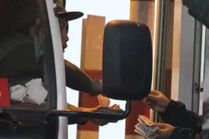 Những 'chiêu độc' của tài xế qua trạm BOT quốc lộ 5