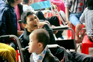 Tết này chúng em không biết về đâu!