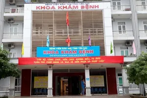 Truy tìm kẻ đánh bác sĩ vì chuyện quay phim vợ đẻ