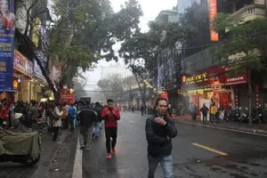 Mua vàng thần tài: Nơi đông nghịt, chốn vắng hoe