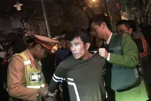 Thấy cảnh sát, lao xe bỏ chạy rồi gây tai nạn