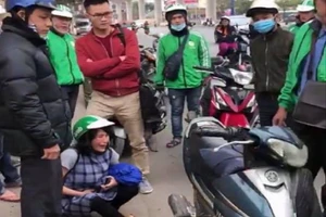 Bà bầu khóc nức nở vì bị Grab bắt đền 700.000 đồng