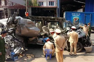 Tai nạn kinh hoàng, 14 người thương vong