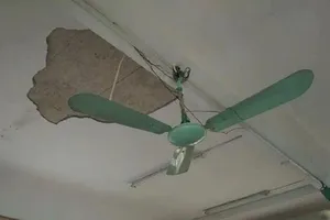 Sập trần nhà tại trường, 3 học sinh bị thương ​