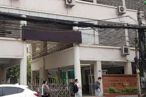 Học sinh dính phân, trường mời công an vào cuộc