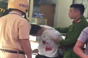 Nghi án dùng súng cướp tiệm vàng giữa đêm tại Hà Nội