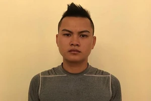 Khởi tố con, truy nã cha vì chém chết 2 người hàng xóm ​