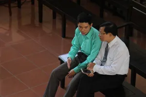 Bác sĩ Hoàng Công Lương vẫn bị cáo buộc hình sự