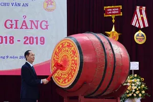 Chủ tịch nước đánh trống khai giảng năm học 2018-2019