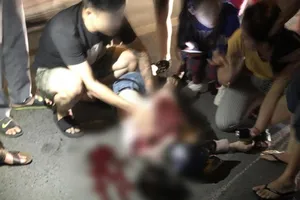 Nghi phạm đâm gục người yêu cũ trên phố đã đầu thú