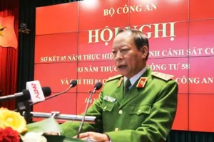 'Cảnh sát cơ động phải thức cho người dân ngủ'