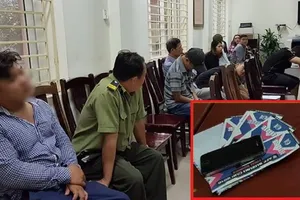 Tạm giữ hàng chục 'cò vé' trận Việt Nam-Philippines