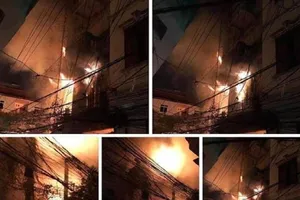 Cháy nhà lúc đang ngủ, thanh niên nhảy khỏi tầng 2 thoát thân