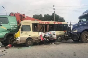 Tai nạn liên hoàn, một phụ nữ đi xe máy đứt lìa cánh tay